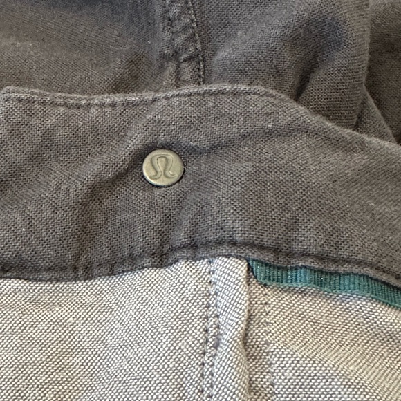 Men’s Lululemon Shorts Size 38 - Picture 4 of 6